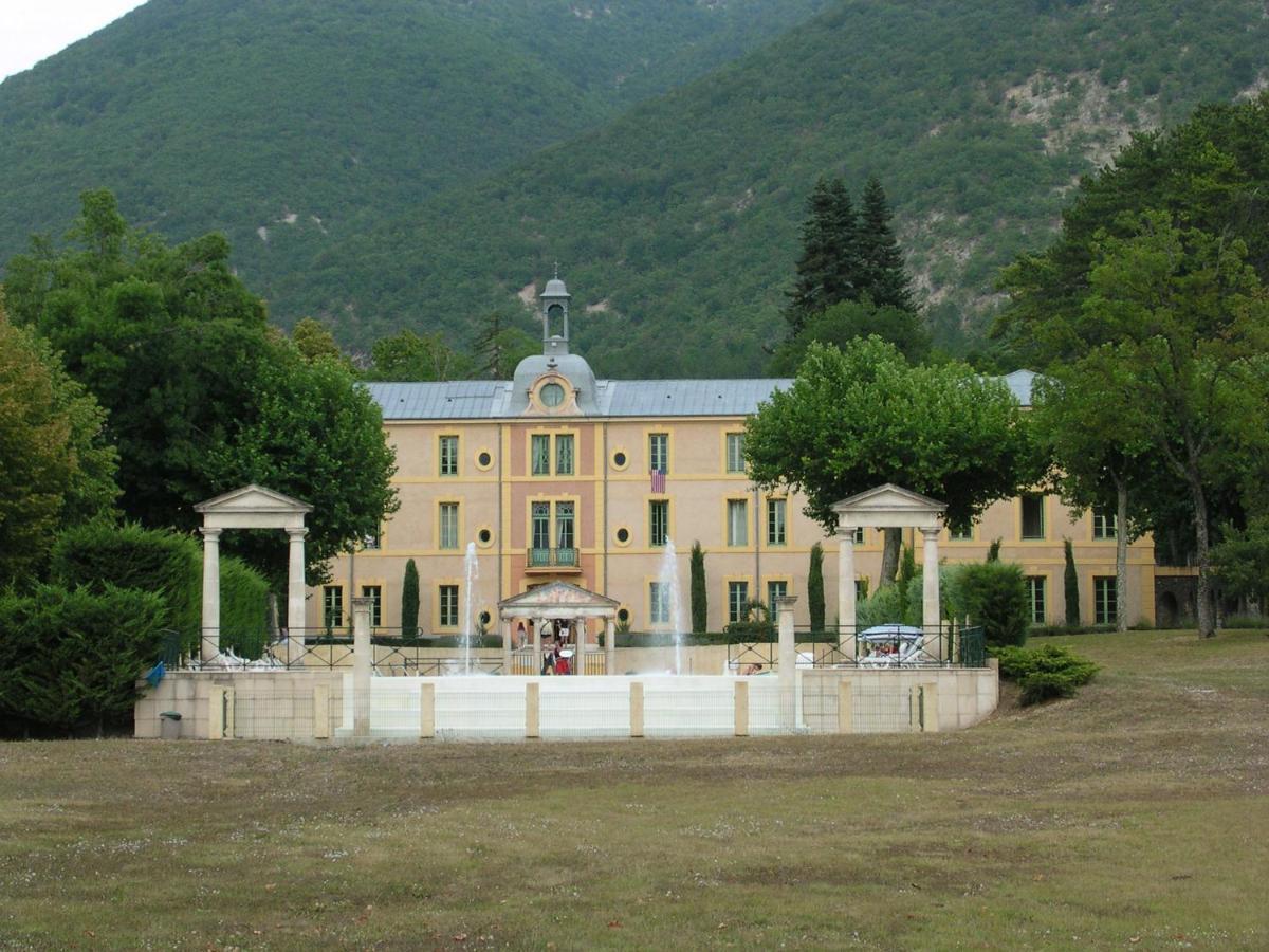 Appartement Chateau Des Gipieres Montbrun-les-Bains Exterior photo